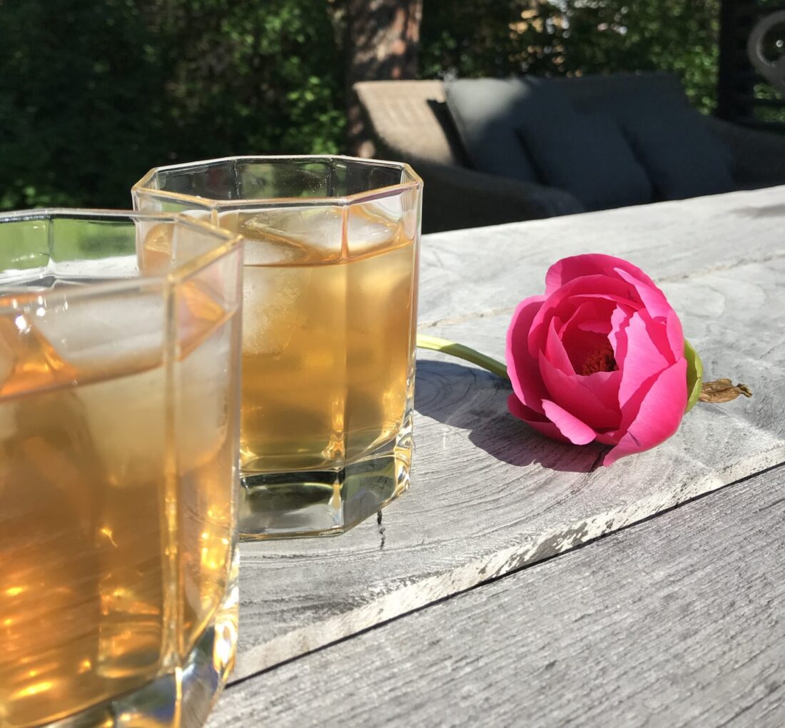 GIN, TEA & TONIC – DEN PERFEKTE SOMMERDRIK