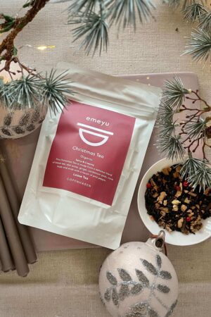 Christmas Tea eller Jule te løs vægt økologisk i en bæredygtig cellulose pose der kan genlukkes. Krydret, mild, hyggelig og lækker.