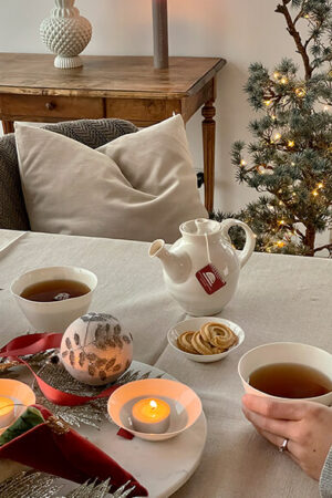 Emeyu's økologiske Christmas tea eller jule te er en lække og hyggelig jule te man kan drikke i kandevis.