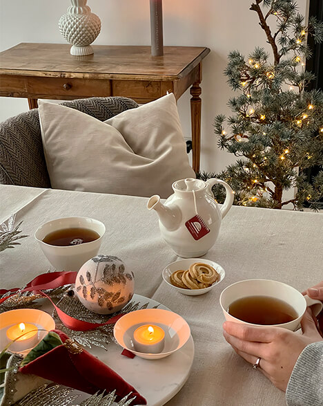 Emeyu's økologiske Christmas tea eller jule te er en lække og hyggelig jule te man kan drikke i kandevis.