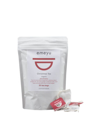 Emeyu’s Christmas Tea is an organic chai tea made from organic spices and organic black tea, that can be taken with or without milk. Sweet, spicy and creamy. Hygge is the right word for when to drink this tea. The delicious blend consist of organic black tea, organic ginger, organic orange peel, organic star anise, organic cardamom pod, organic clove buds, organic pink pepper.