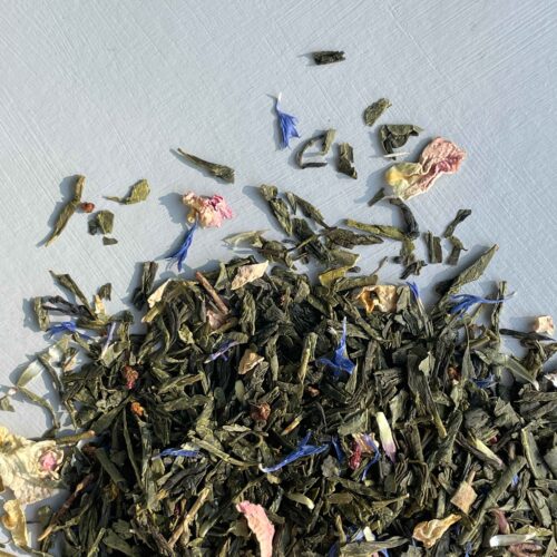 Fresh and energizing Eight Butterflies, organic Green Tea with strawberry, cornflower and rose petals.