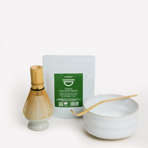 Emeyu's MATCHA BOX; 30 gr organic ceremonial matcha, chawan/bowl, chasen/whisk, chasen holder/ whisk holderi and scoop/chashaku.