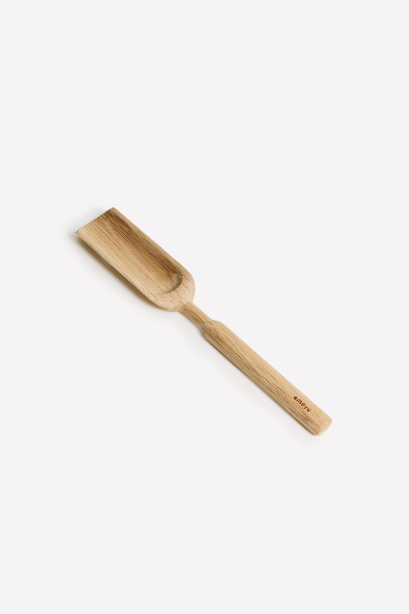 Emeyu tea measuring spoon made of FSC certified oak wood